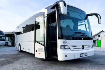 Mercedes Tourino wynajem autokarów kalisz